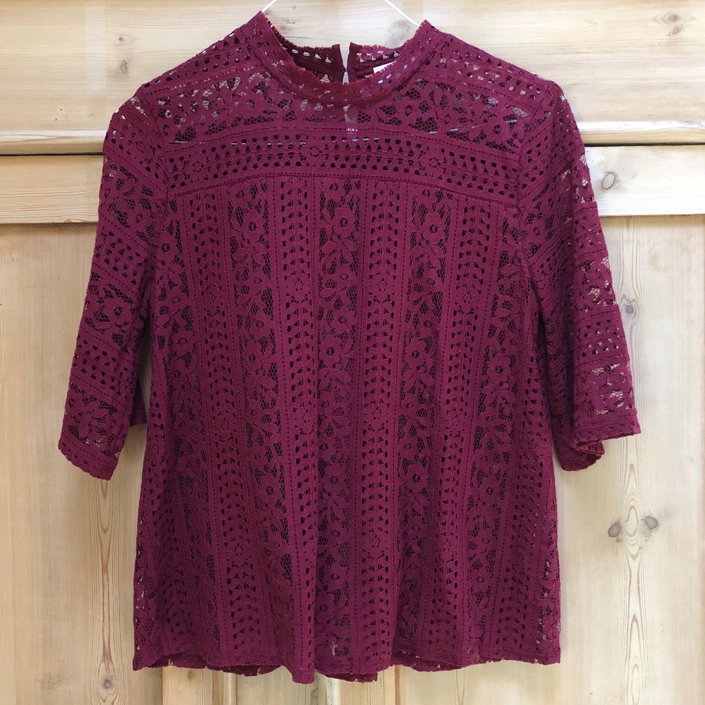 Ann Taylor Loft Burgundy Lace Short Sleeve Top Size M